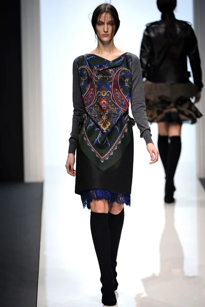 Look 19